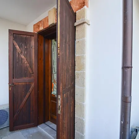 ベッド・アンド・ブレックファスト Europa 3*